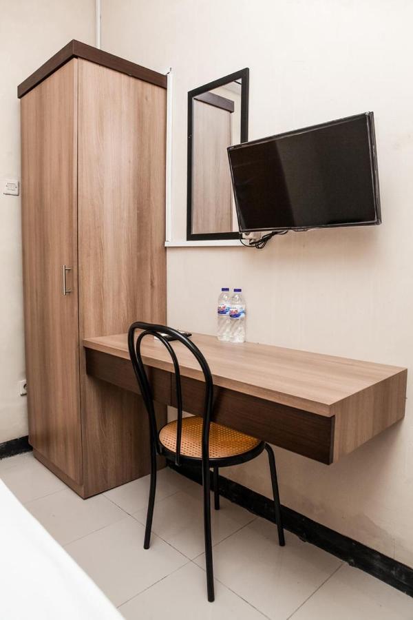 Comfy Homestay Джок'якарта Екстер'єр фото