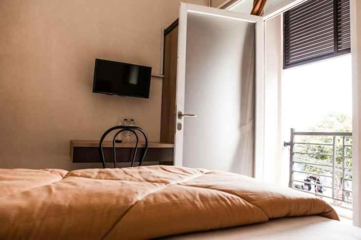 Comfy Homestay Джок'якарта Екстер'єр фото